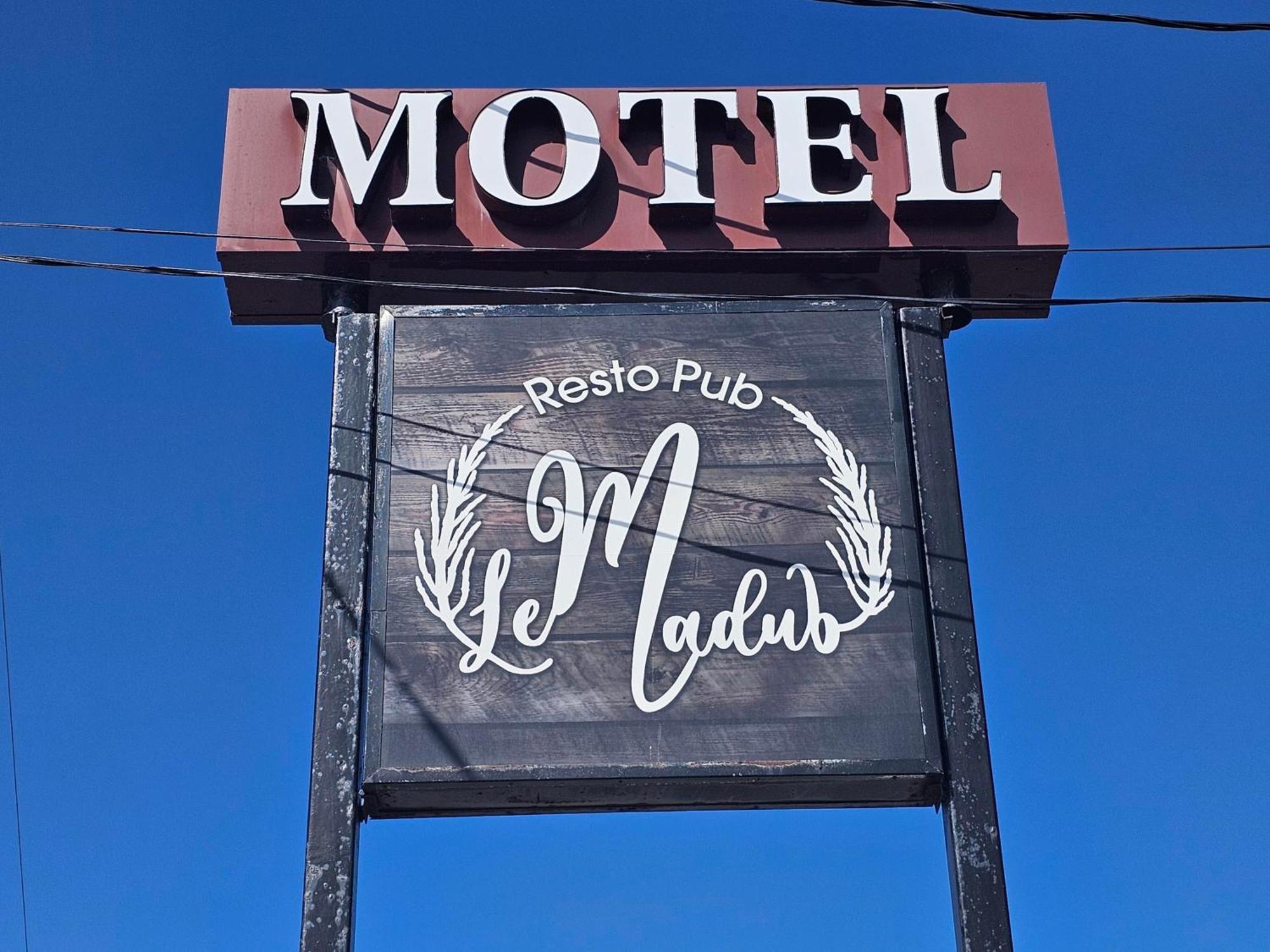 Resto Pub Motel Le Madub L'Isle-Verte ภายนอก รูปภาพ